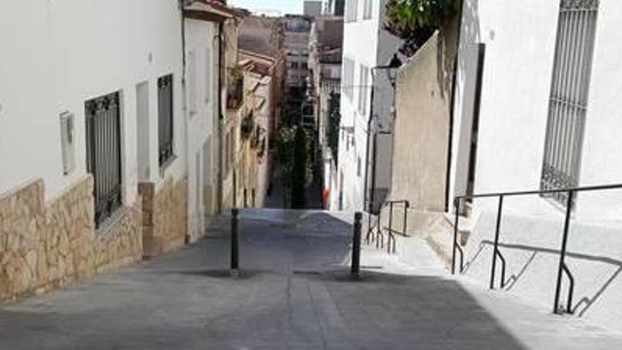 Les pilones del carrer de la Penitència.