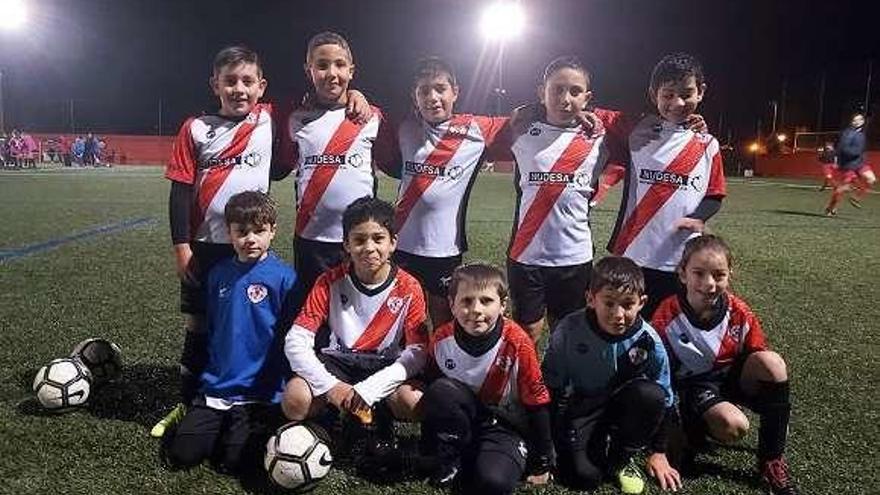 Benjamines de primer año de la Escola de Fútbol de Silleda.