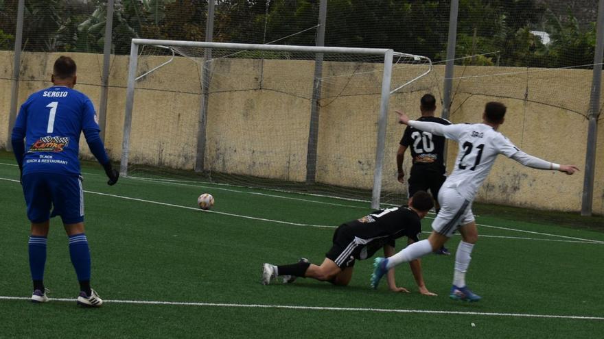 El Ibarra alarga el mal momento del Arucas
