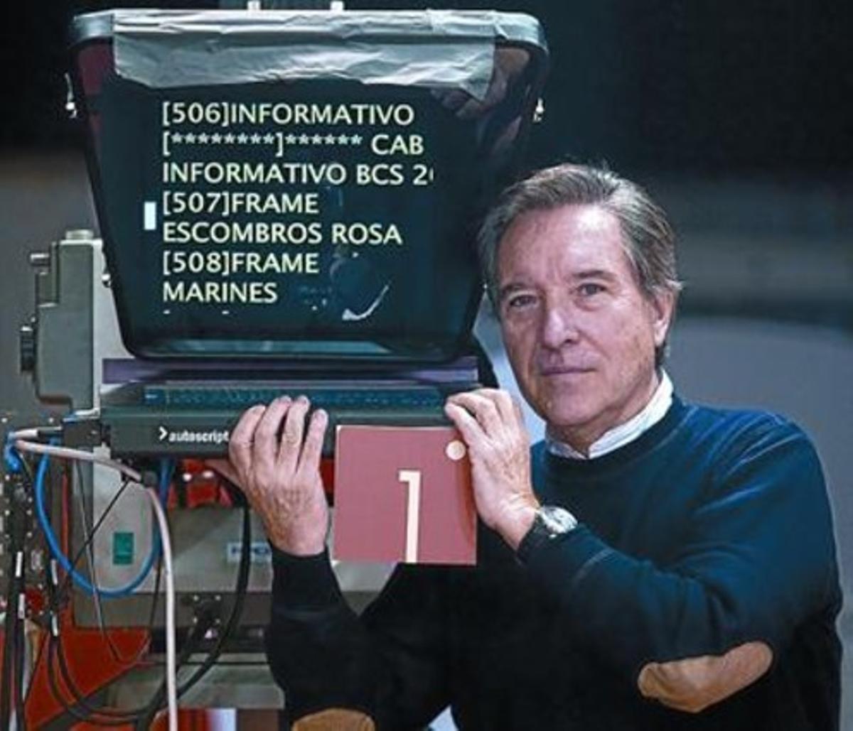 Iñaki Gabilondo, en la sede de Sogecable en la localidad madrileña de Tres Cantos. Iñaki Gabilondo, en la sede de Sogecable en la localidad madrileña de Tres Cantos.