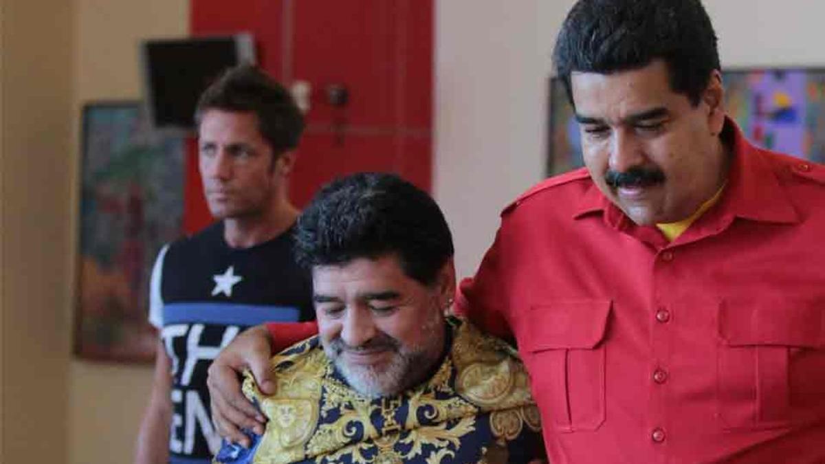 Maduro, junto a Maradona