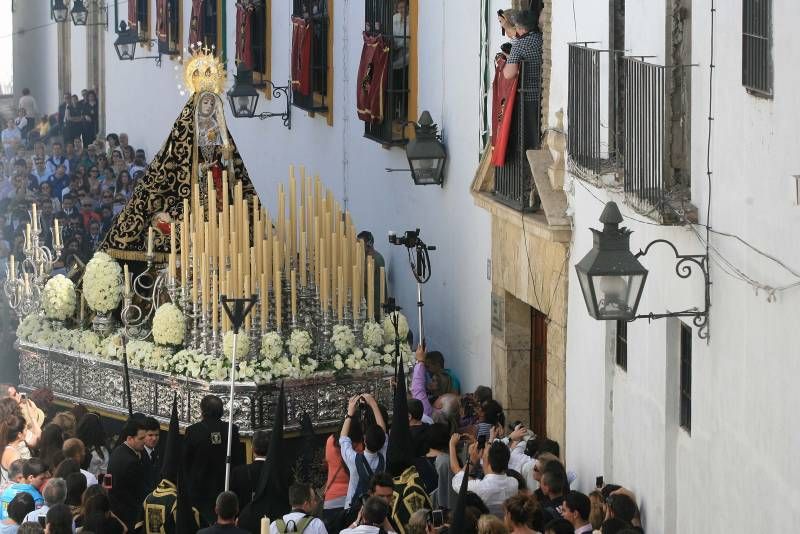 Imágenes del Viernes Santo en Córdoba