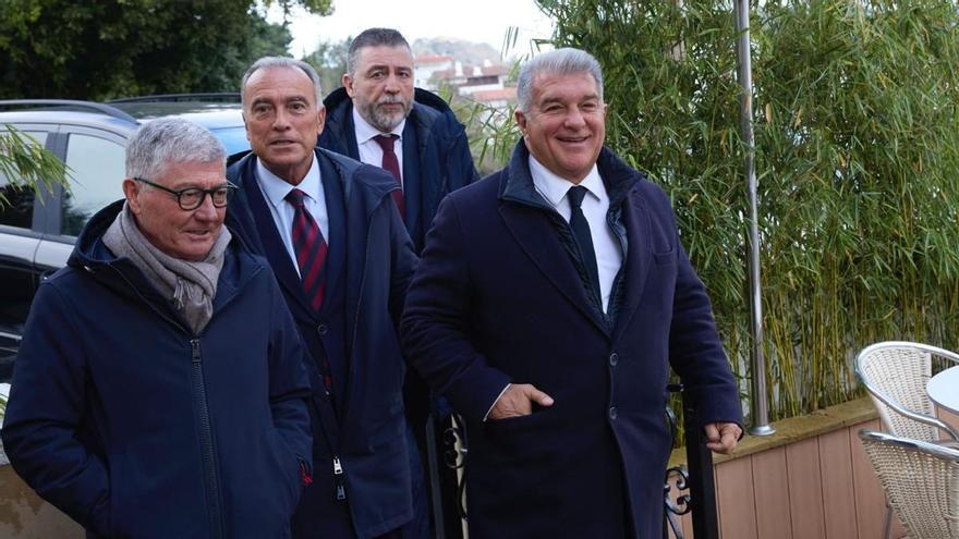 El Barça llega a la comida de directivas en San Sebastián