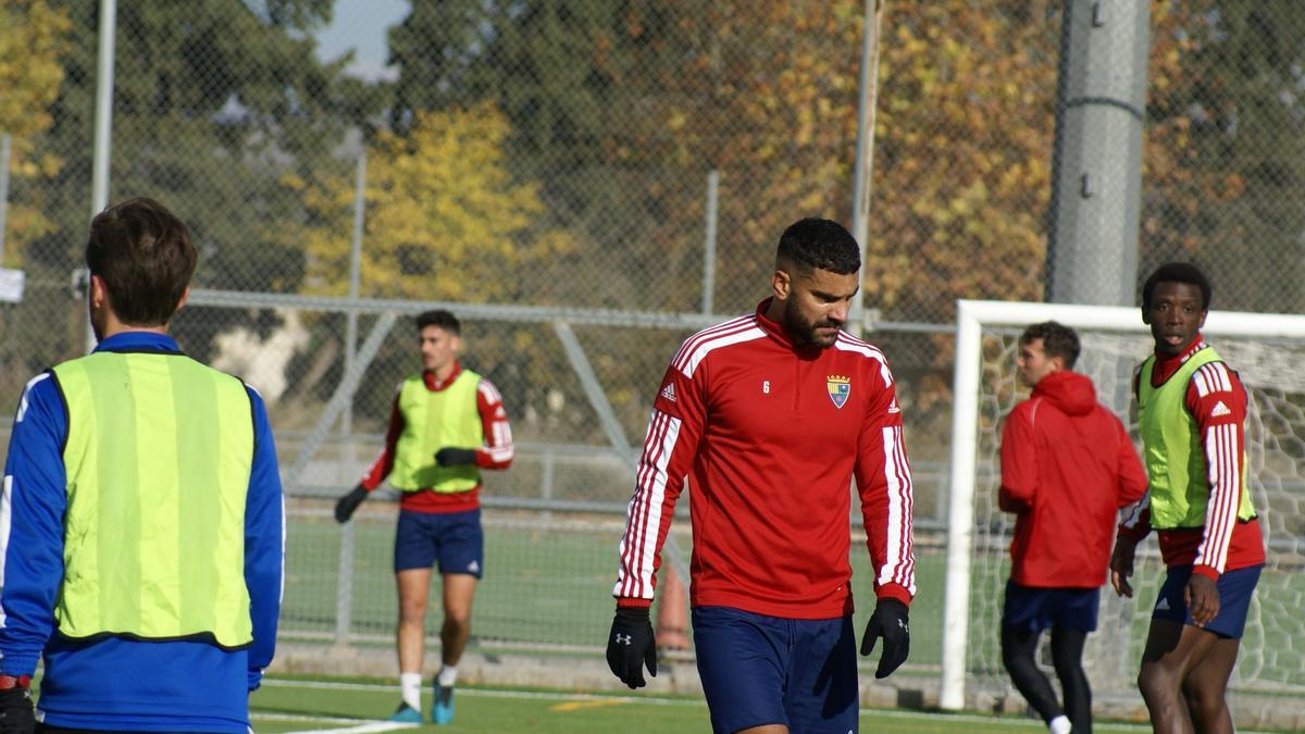 Los jugadores del Teruel, durante un entrenamiento del equipo previo al partido.