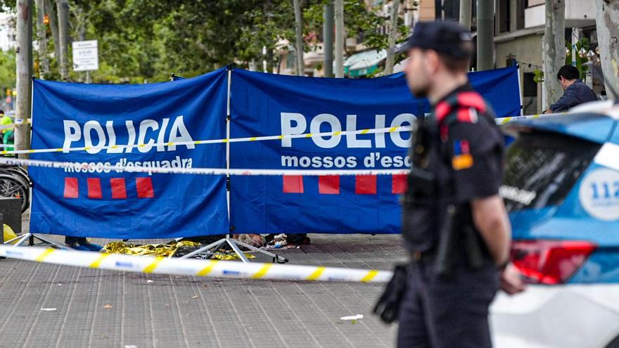 Muere un hombre degollado en la Barceloneta la verbena de Sant Joan