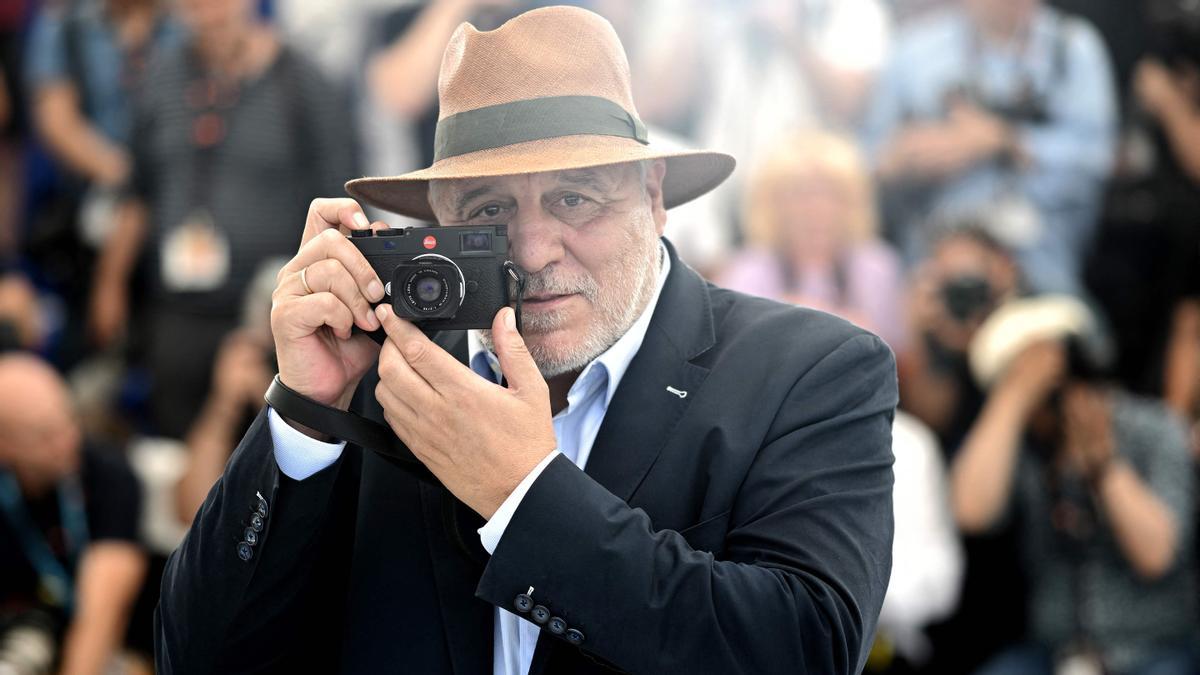 Jose Luis Lopez-Linares, en la presentación en Cannes de 'Goya, el ojo que escucha'