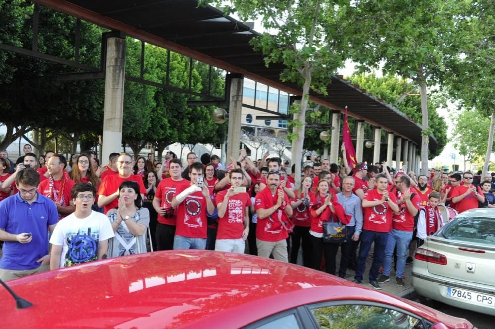 Llegada del UCAM Murcia CB a Murcia