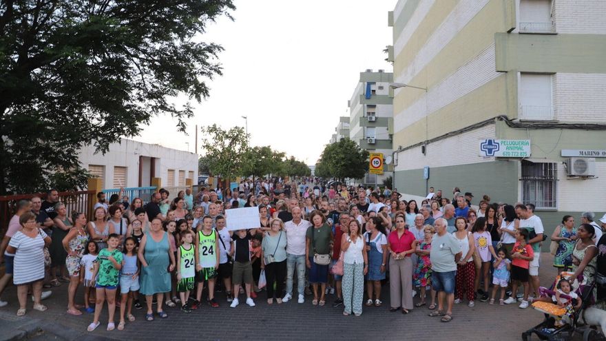 Vecinos del Figueroa se concentran para pedir más seguridad en la calle