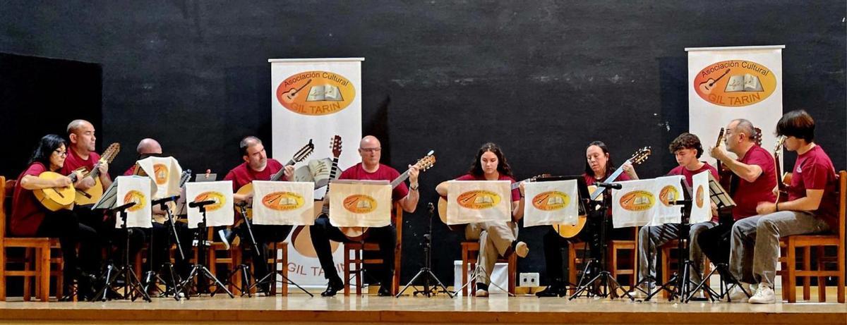 Las agrupaciones participantes son rondallas vecinas de la comarca y alrededores.