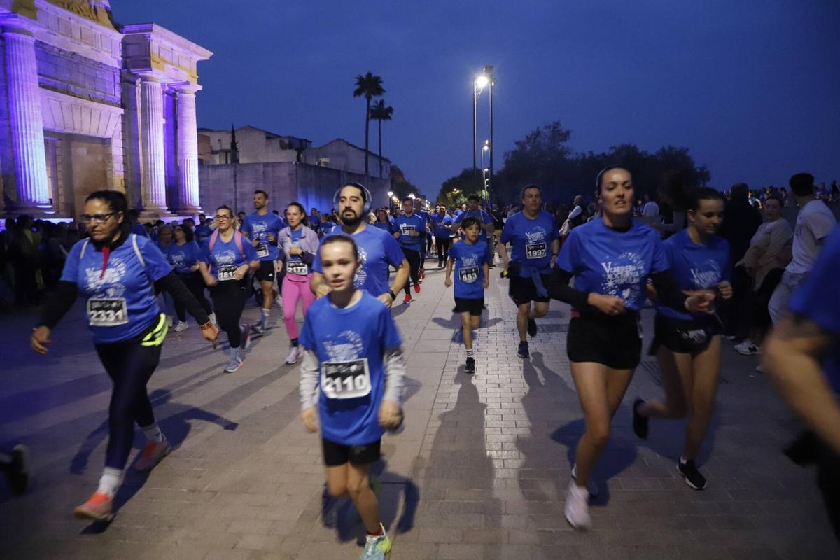 Un tsunami azul recorre Córdoba por el autismo