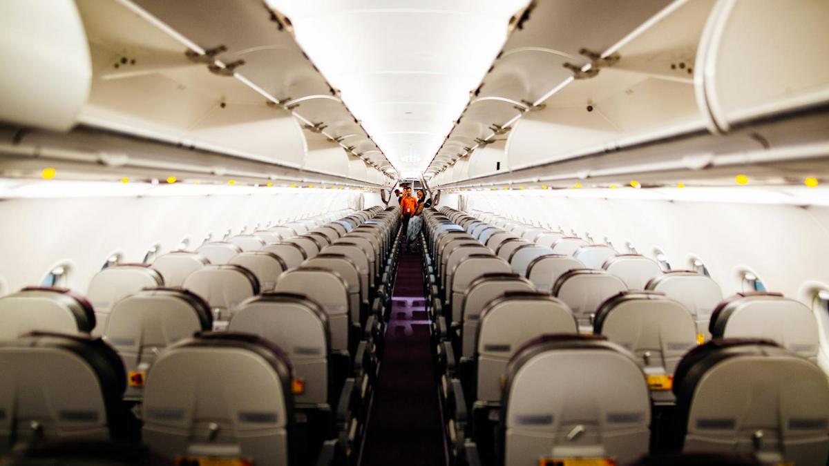 Este es es asiento del avión que debes evitar: las azafatas aconsejan no reservarlo nunca