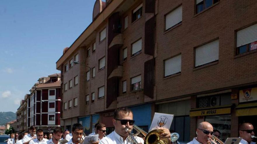 Un instante del pasacalles del año pasado.