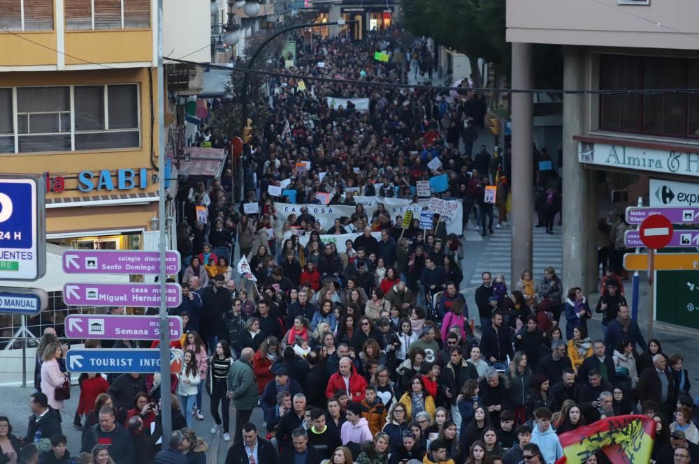 Miles de personas protestan en Orihuela contra la Ley de Plurilingüismo