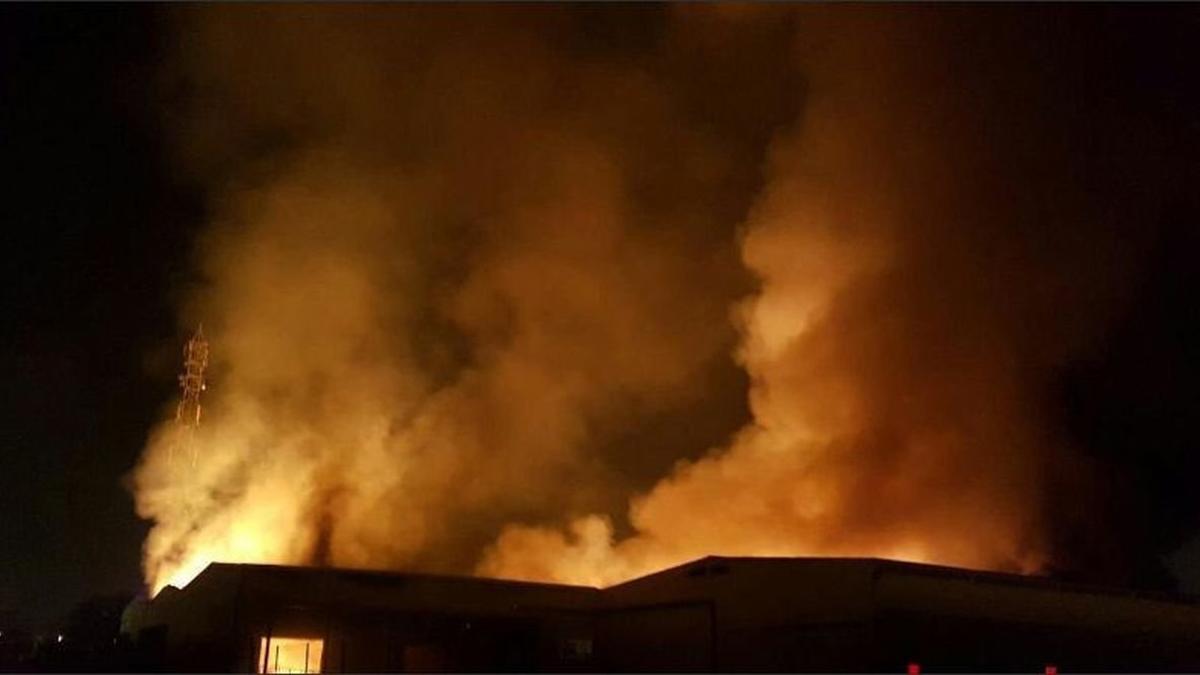 Incendio en la empresa Miasa del polígono Entrevies, en Tarragona.