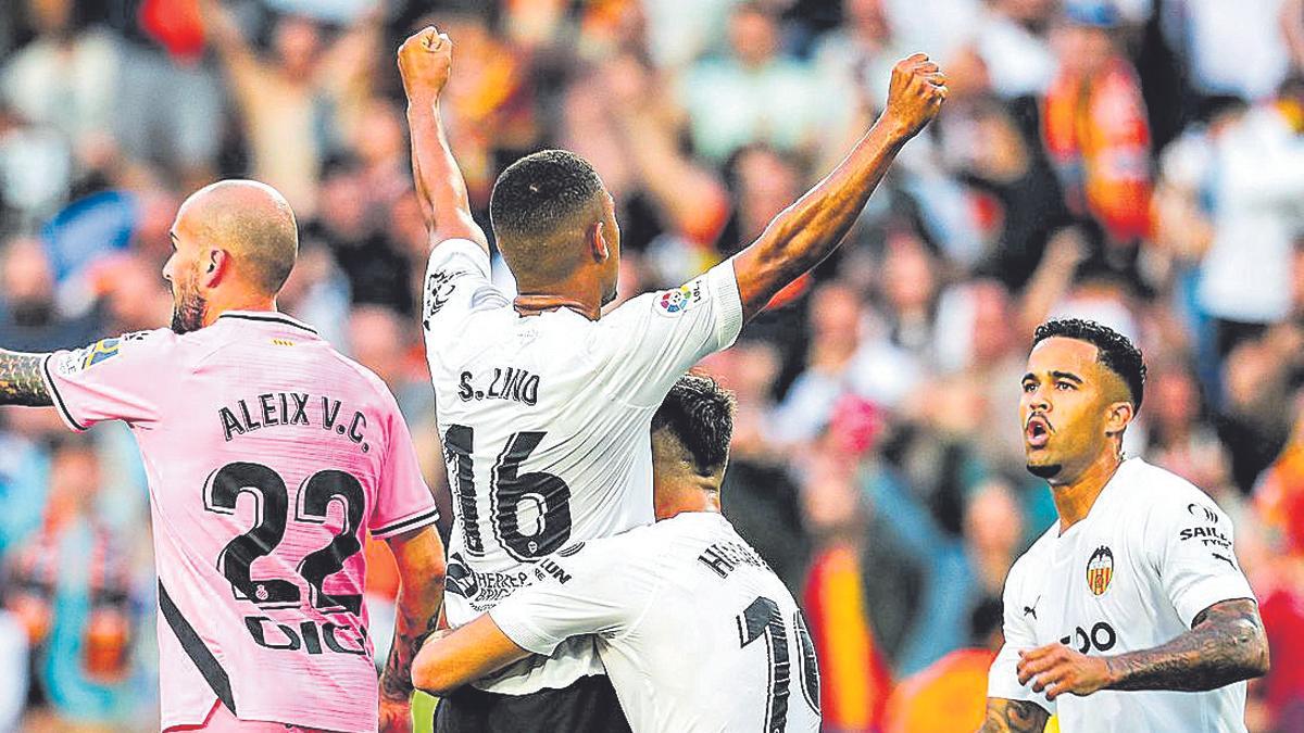 Lino celebra su gol frente al Espanyol