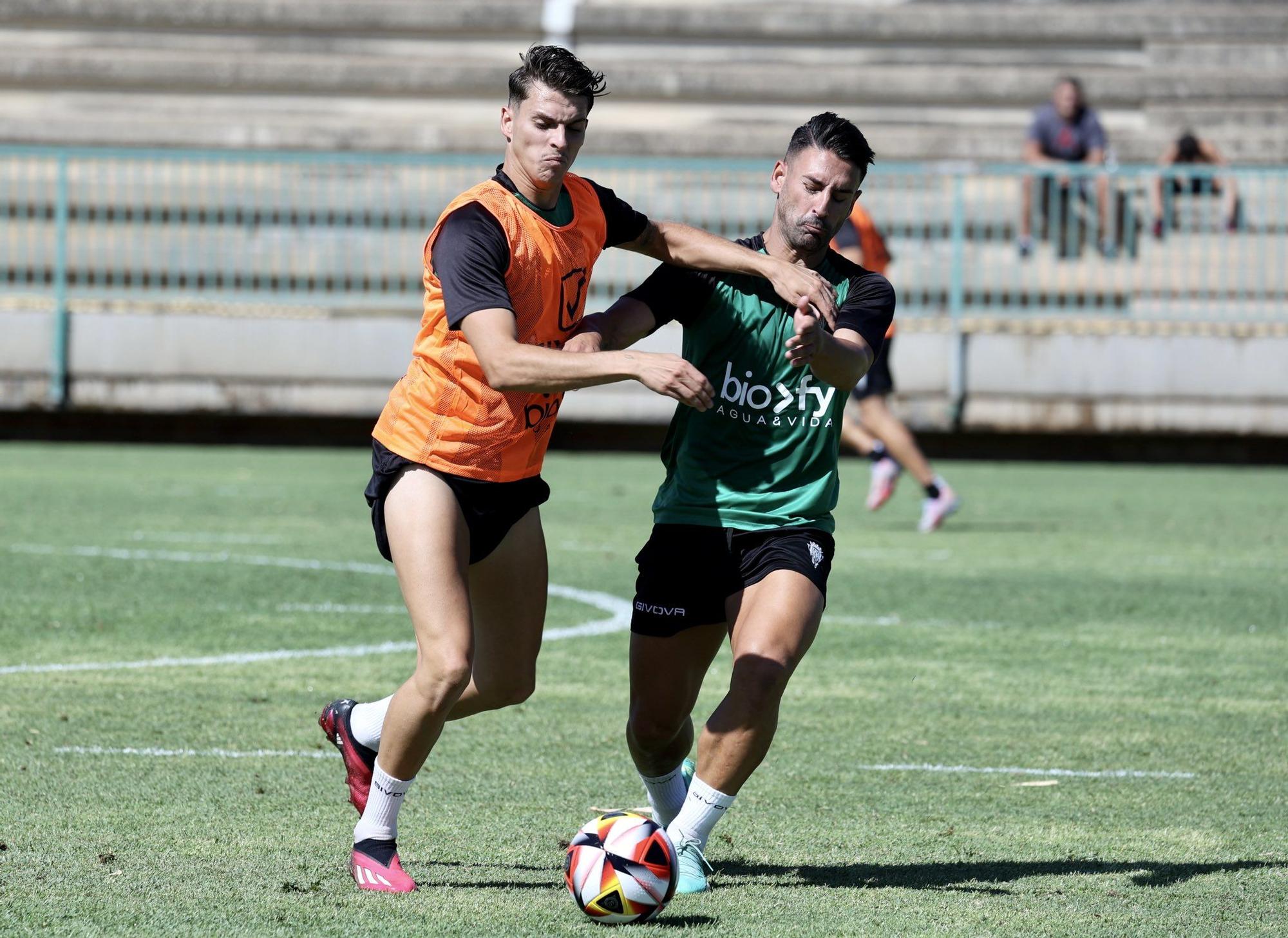 Álex Sala y Kike Márquez, en la Ciudad Deportiva del Córdoba CF.