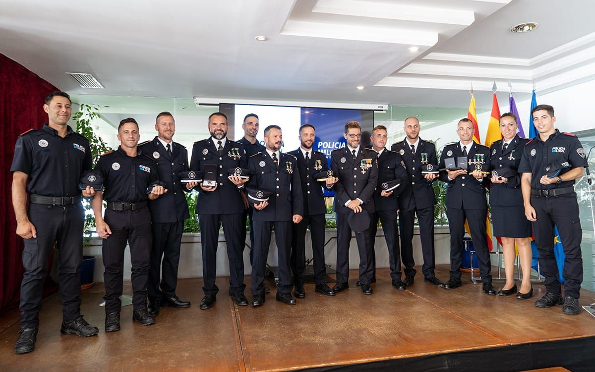 Las imágenes del reconocimiento a la Policía Local de Formentera.