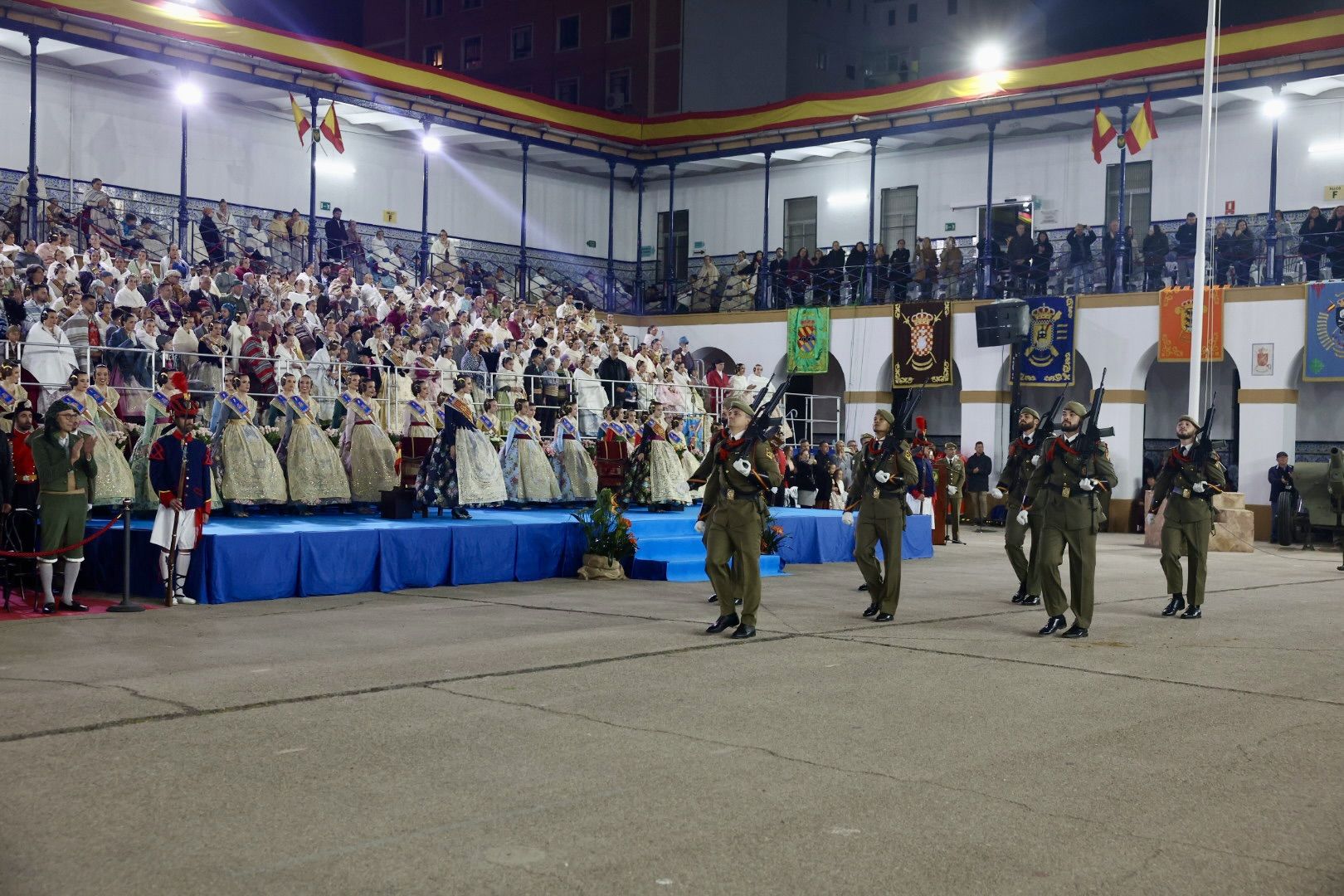 Homenaje de las Fuerzas Armadas y Guardia Civil a las Fallas de València de 2024