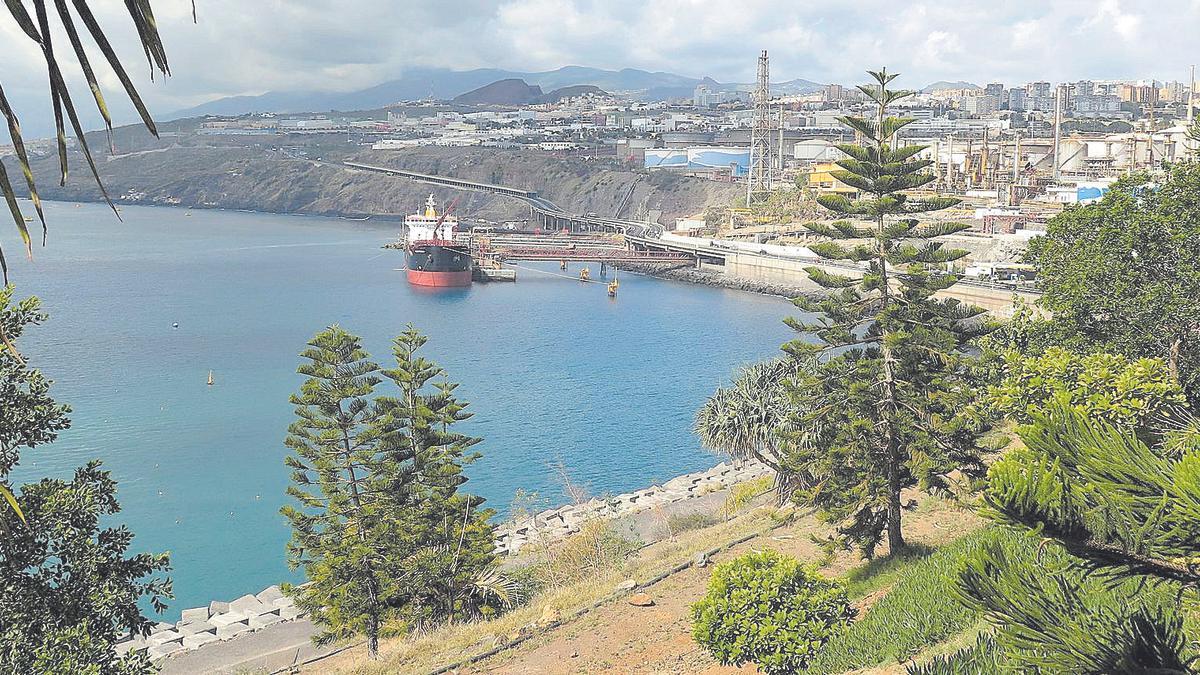Vista de la Refinería Tenerife.