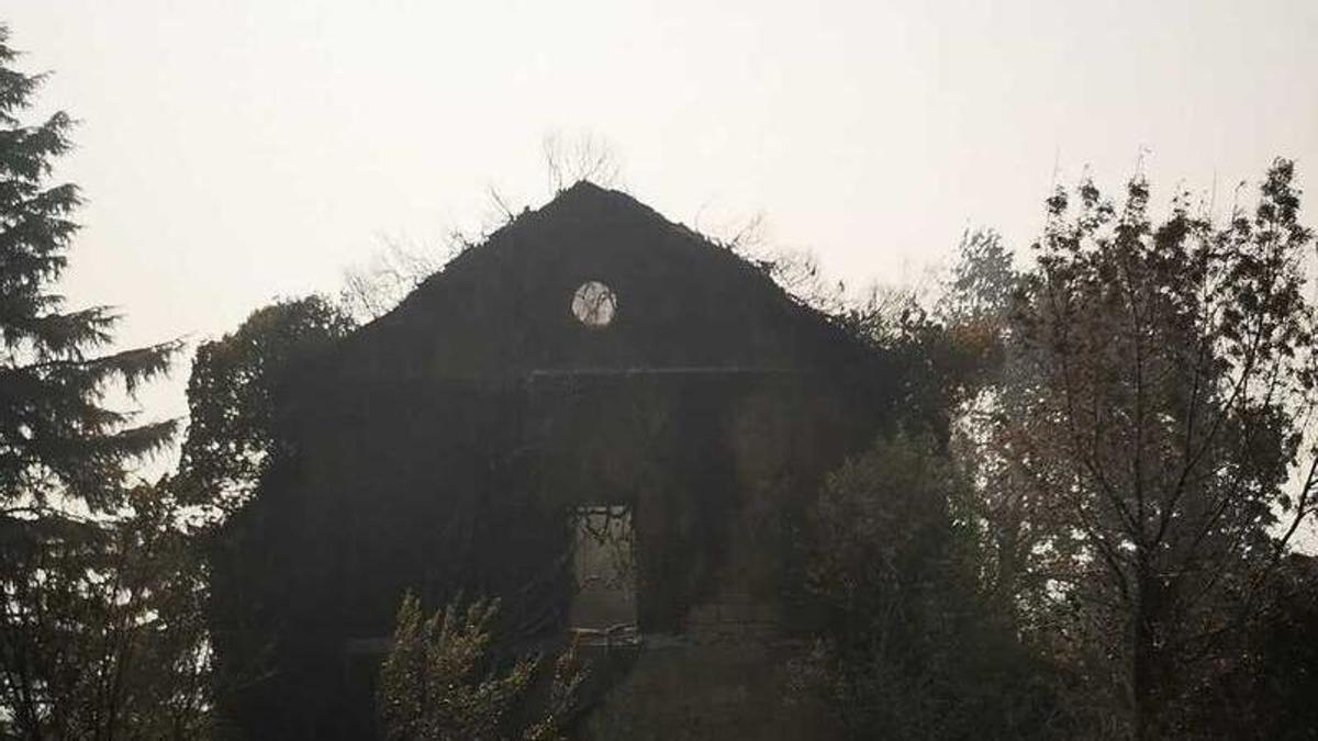 El muro de la iglesia del monasterio de Guisando ha hecho de parapeto