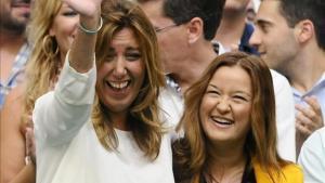 La presidenta del comité federal del PSOE, Verónica Pérez, junto a Susana Díaz, en un acto de partido en Sevilla.