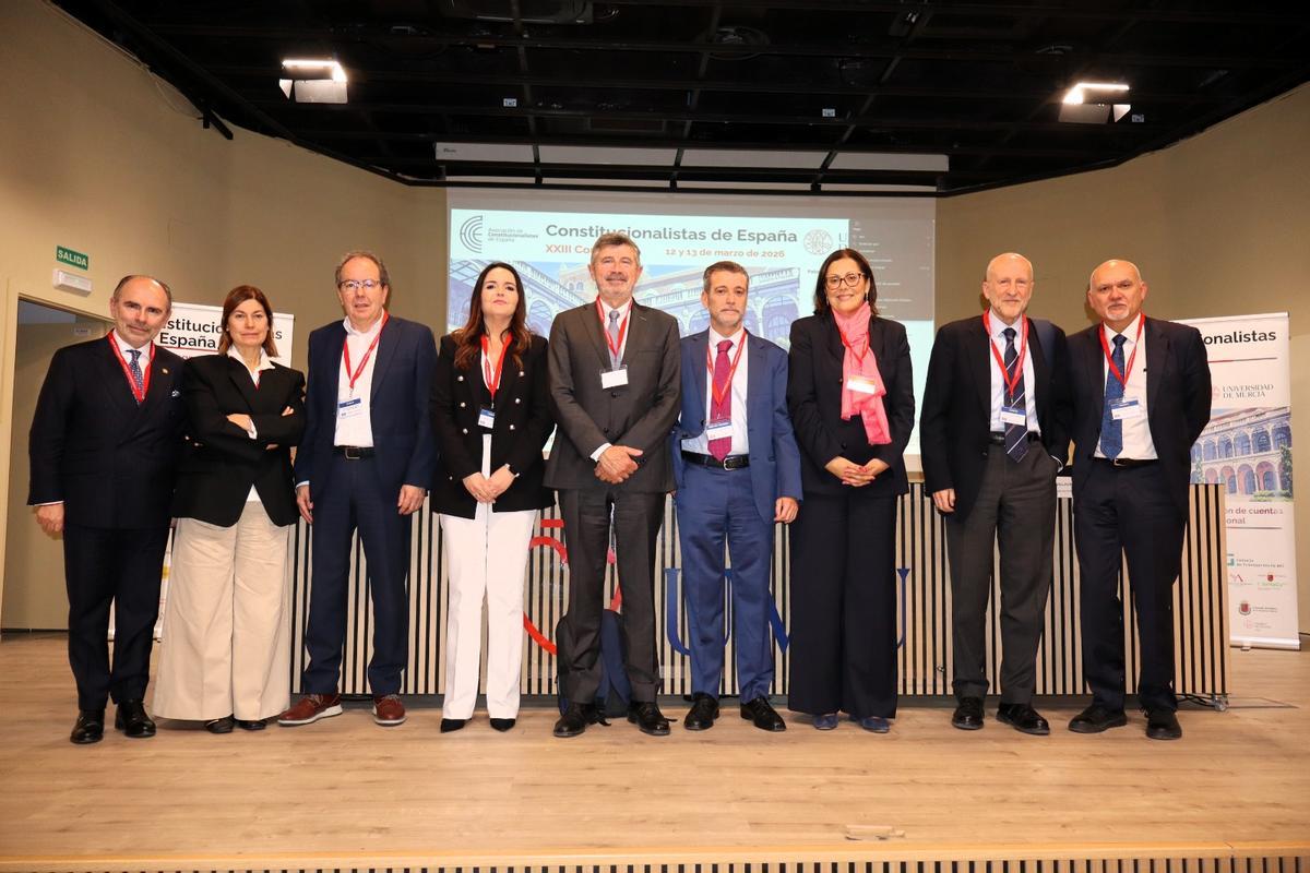 Participantes y representantes del Congreso Nacional de la Asociación de Constitucionalistas de España, celebrado en la Universidad de Murcia