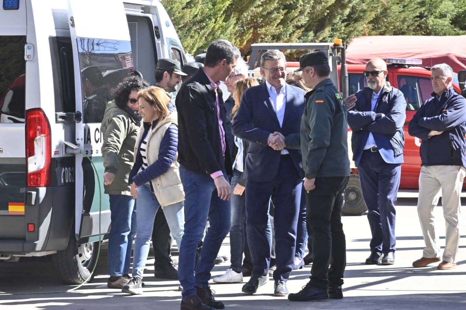 Galería: Visita de Pedro Sánchez al PMA del incendio del Alto Mijares