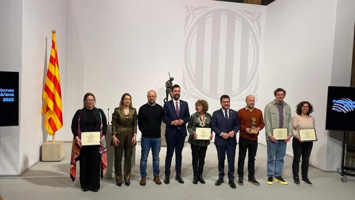 Aragonès i Torrent amb els guardonats amb el Premi Nacional d'Artesania