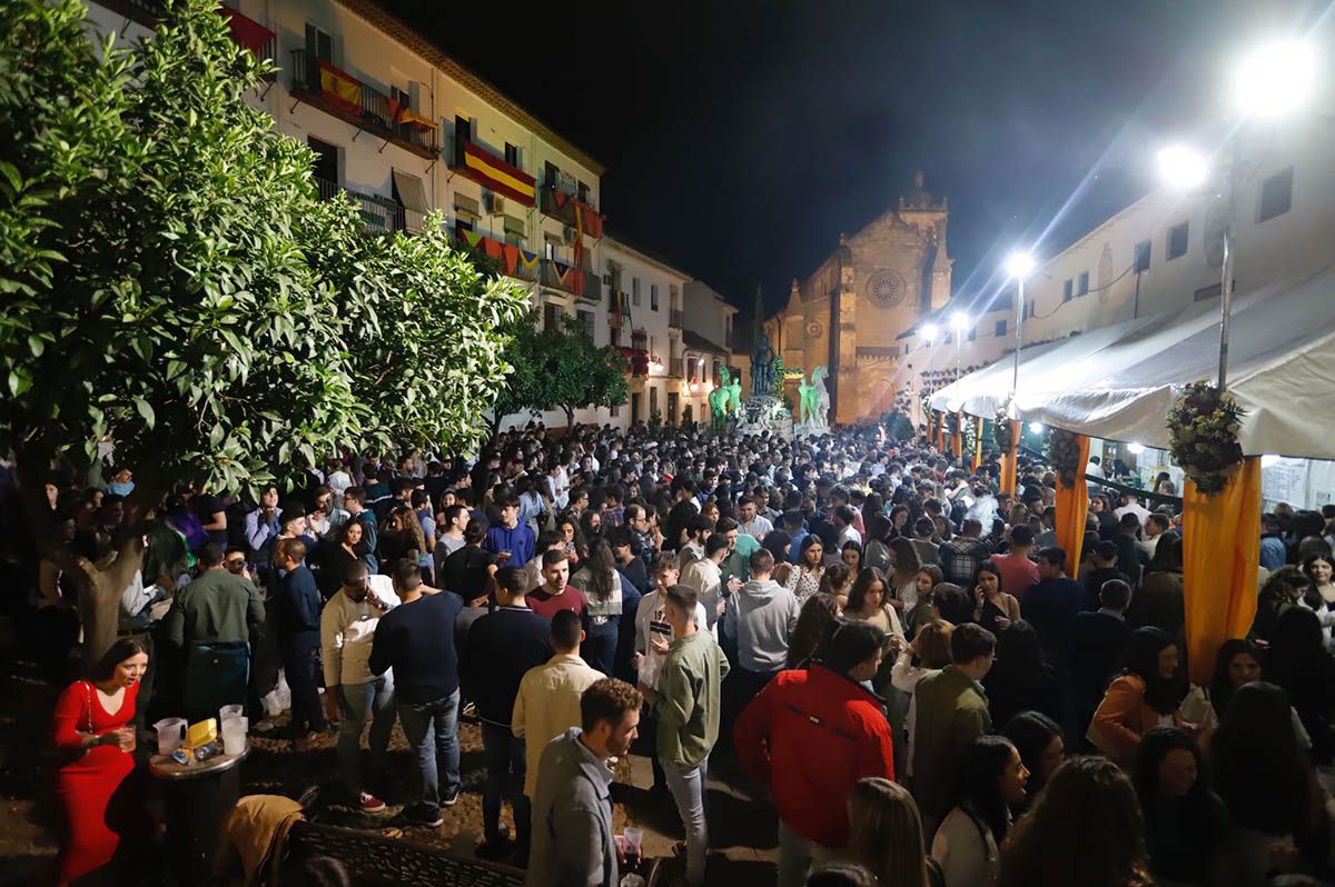Las Cruces de Mayo vuelven a Córdoba con lluvia, Juanma Moreno y buen ambiente