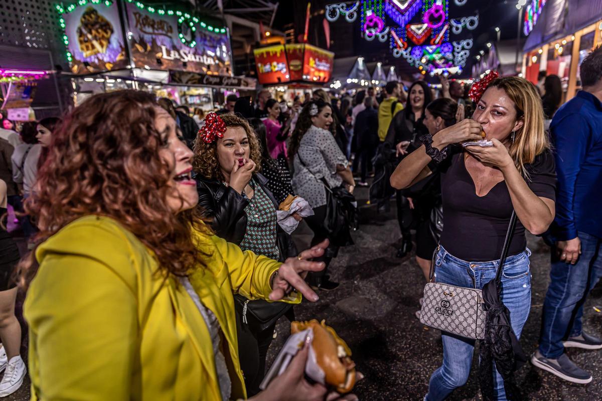 Feria de Abril 2023: Así es una noche en la 50 edición de la celebración andaluza en Barcelona