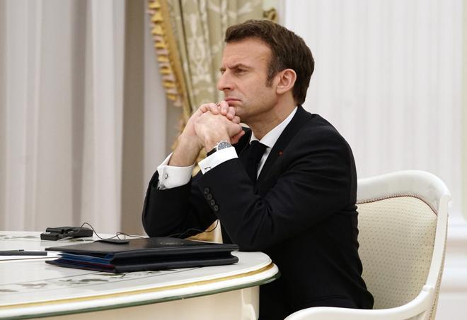 Macron le dice a Putin que confía en "un proceso de desescalada" en Ucrania