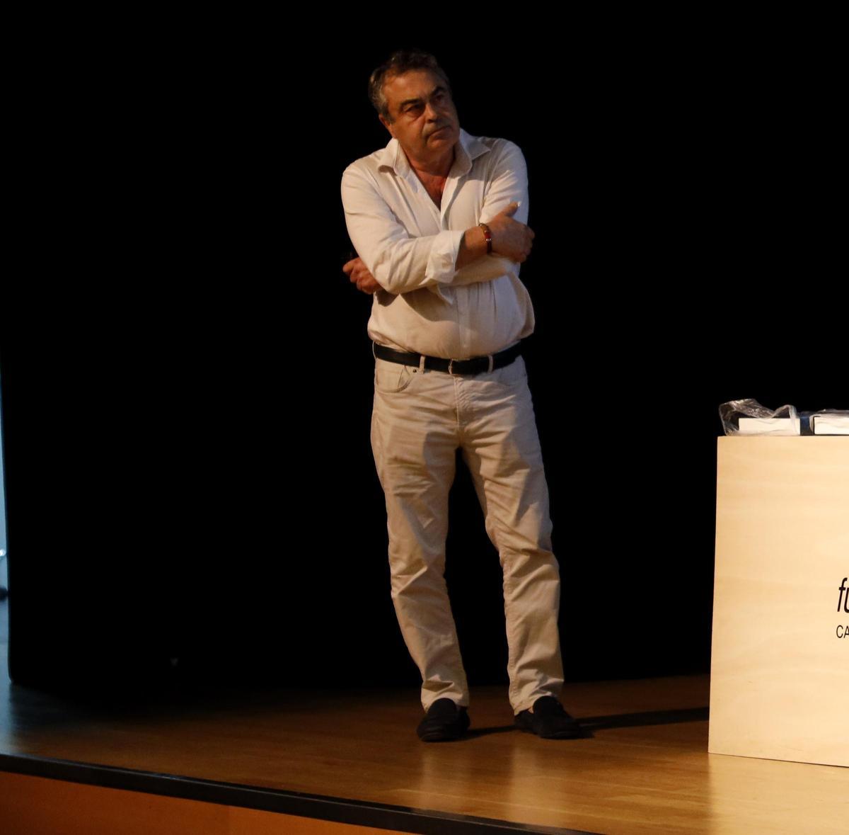 Juan José Araiz, coordinador de trasplantes del Clínico, durante una charla sobre eutanasia y donación.