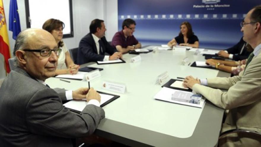 Montoro y Santamaría preparan la presentación de los Presupuestos para 2016