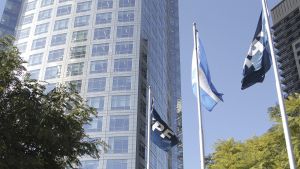 La Justicia de EE.UU. ordena al estado argentino renunciar a su 51% de la petrolera YPF