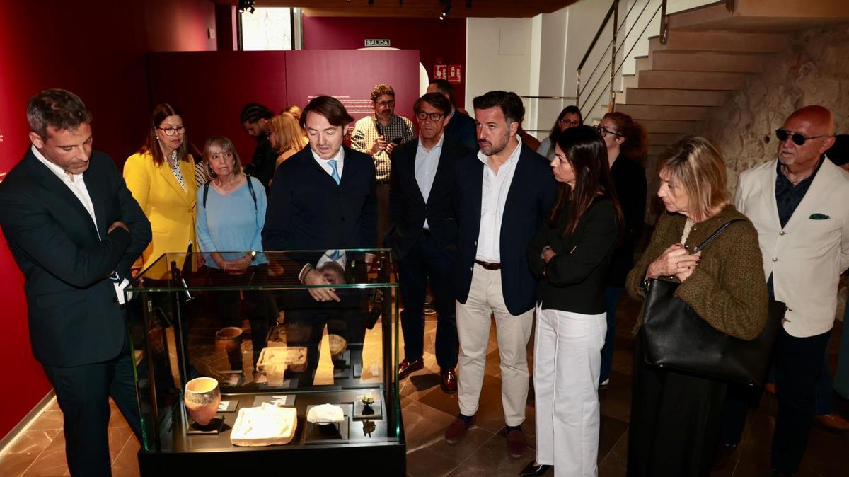Inauguración de la exposición 'La huella de Dionisos' en el MAHE