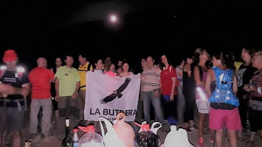 La marcha nocturna de La Butrera reúne a 70 andarines