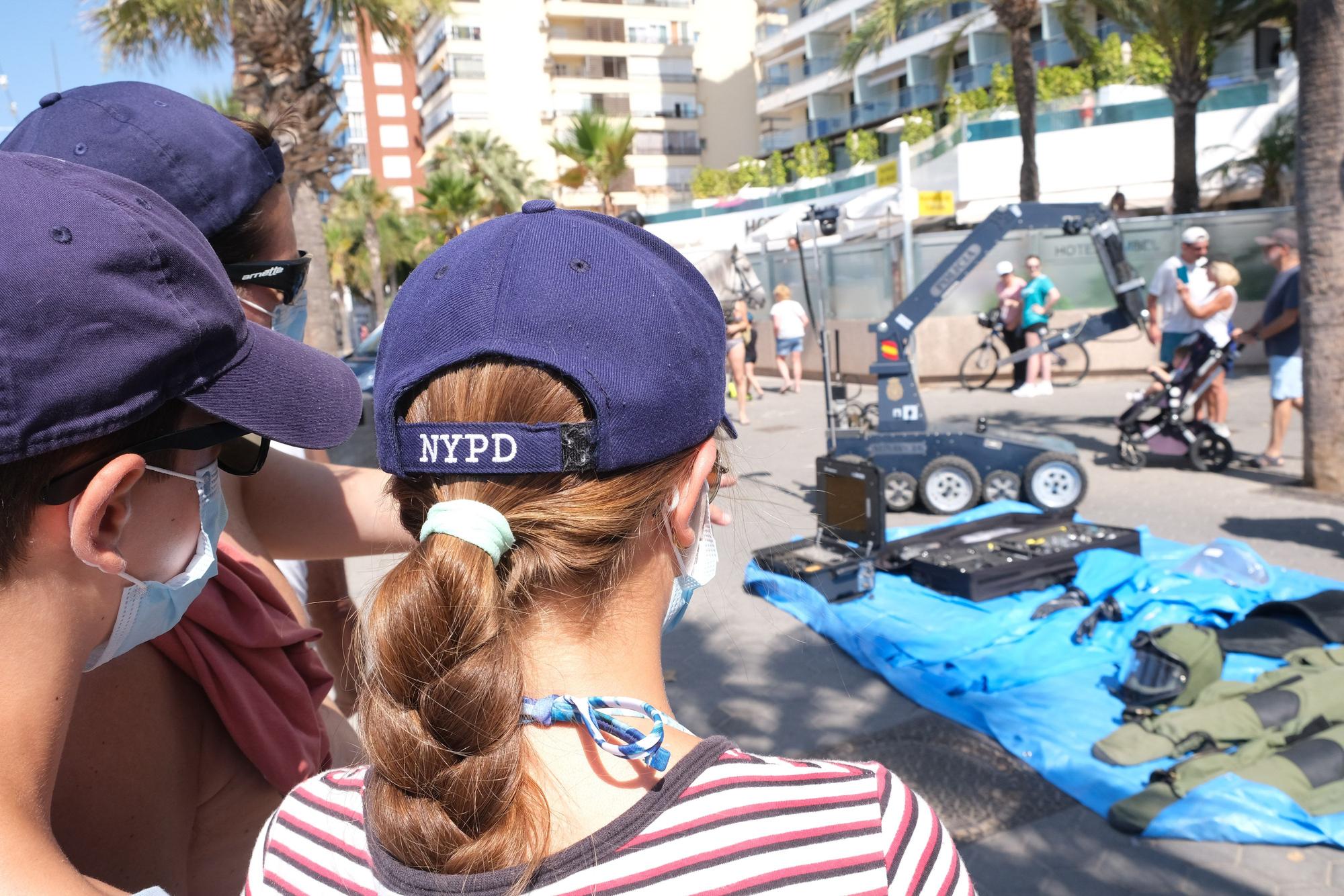 Así ha sido la exposición de medios de la Policía Nacional en Benidorm