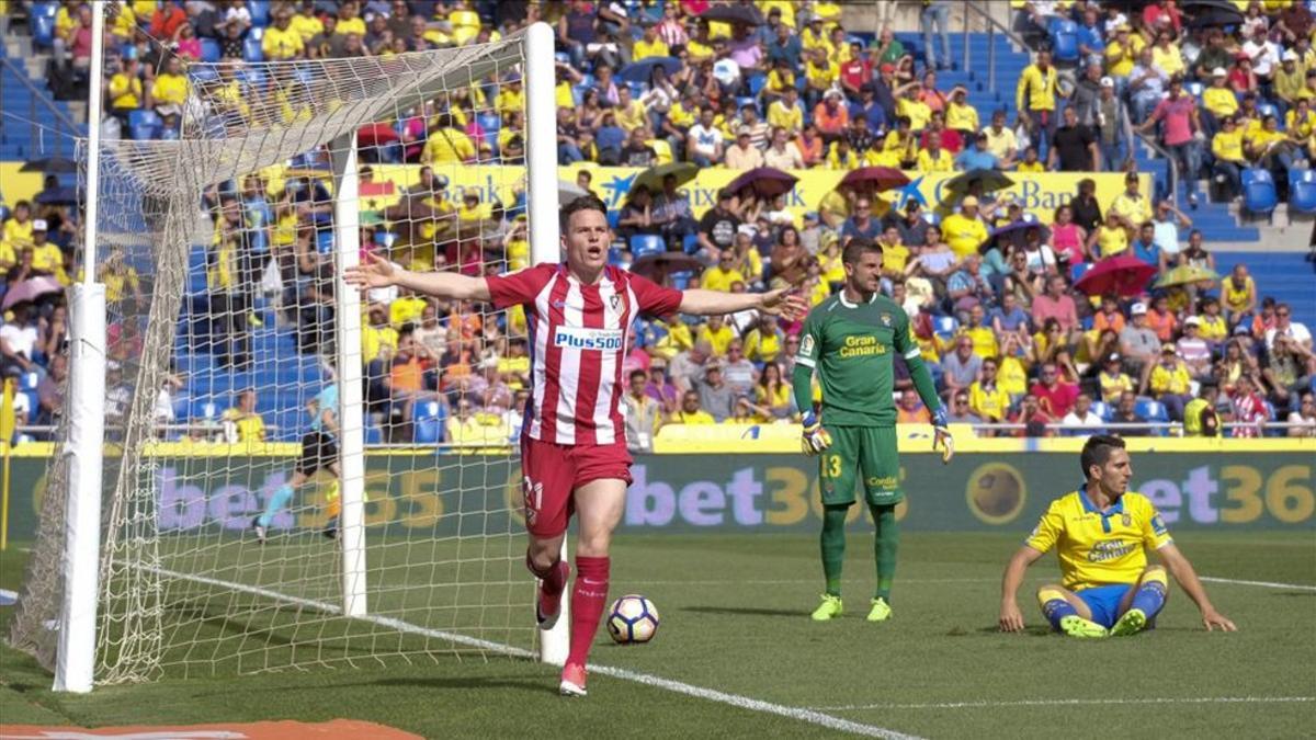 Gameiro celebra su primer gol ante la UD Las Palmas