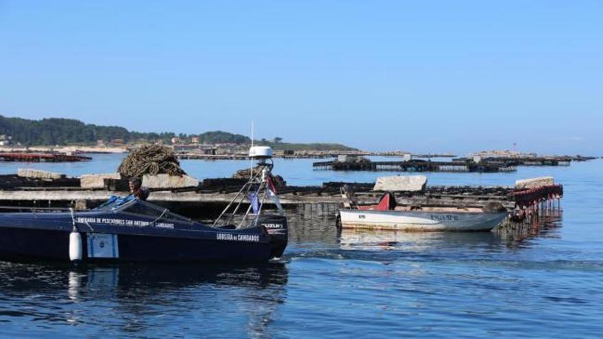 Buscan a un pescador de Vilanova que pudo haber naufragado en O Grove