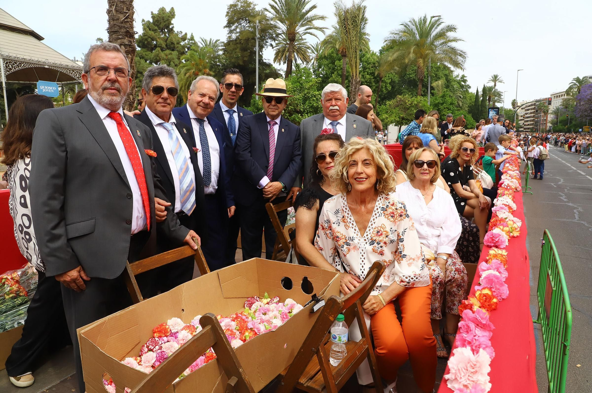 La Batalla de las Flores abre el Mayo festivo en Córdoba con 90.000 claveles