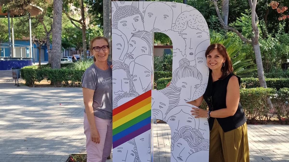 Uno de los paneles temáticos que recogen las biografías y trayectorias de personas referentes LGTBI.