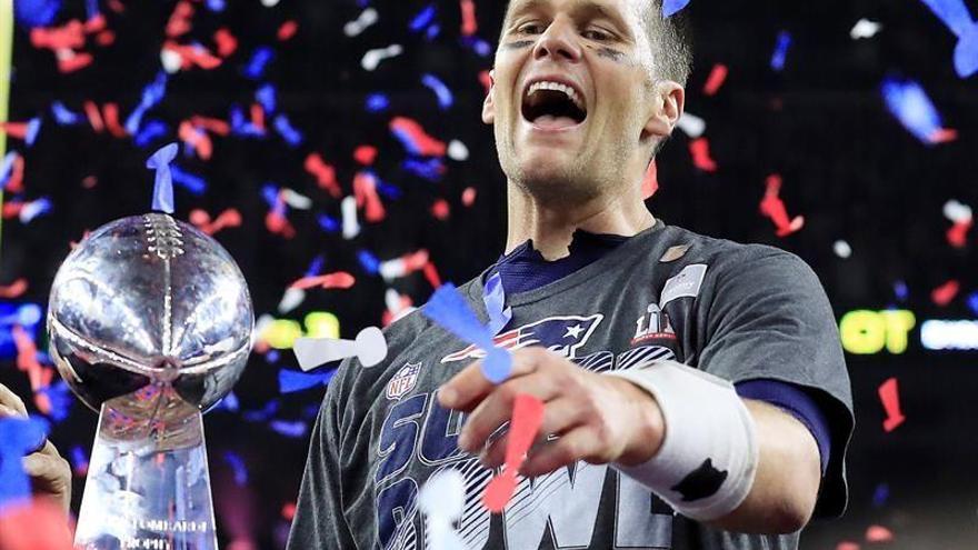 Brady remonta, hace historia y da a Patriots una épica quinto Super Bowl