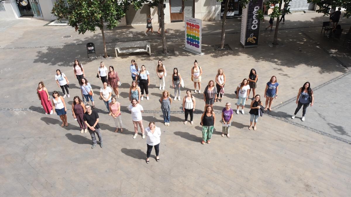 L’Ajuntament de Figueres ha donat avui la benvinguda a les tretze alumnes que han iniciat les pràctiques