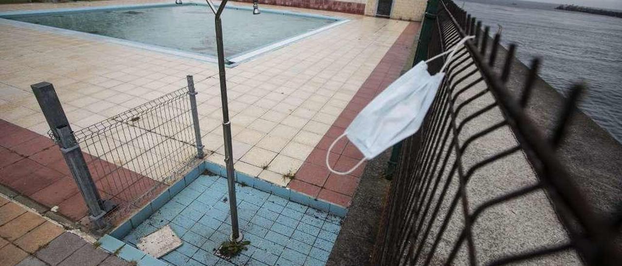 La piscina de agua salada de San Esteban, ahora mismo en obras.