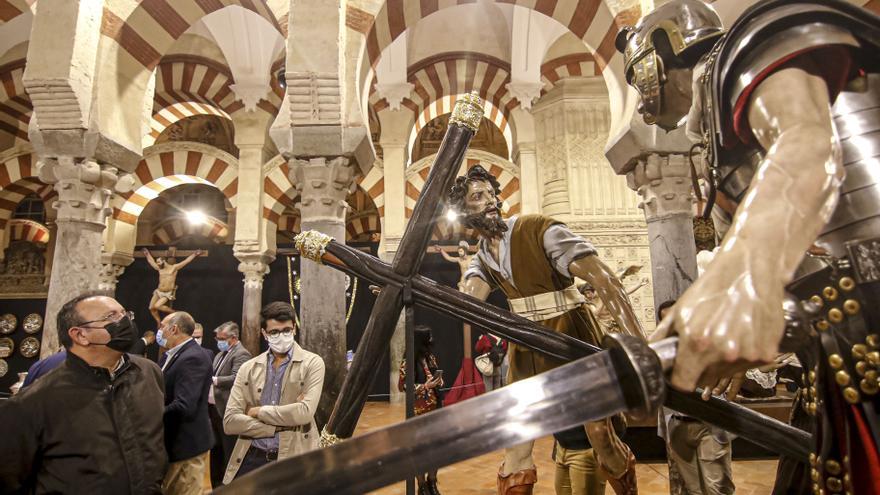 Córdoba muestra grandes joyas del arte cofrade en la Mezquita-Catedral