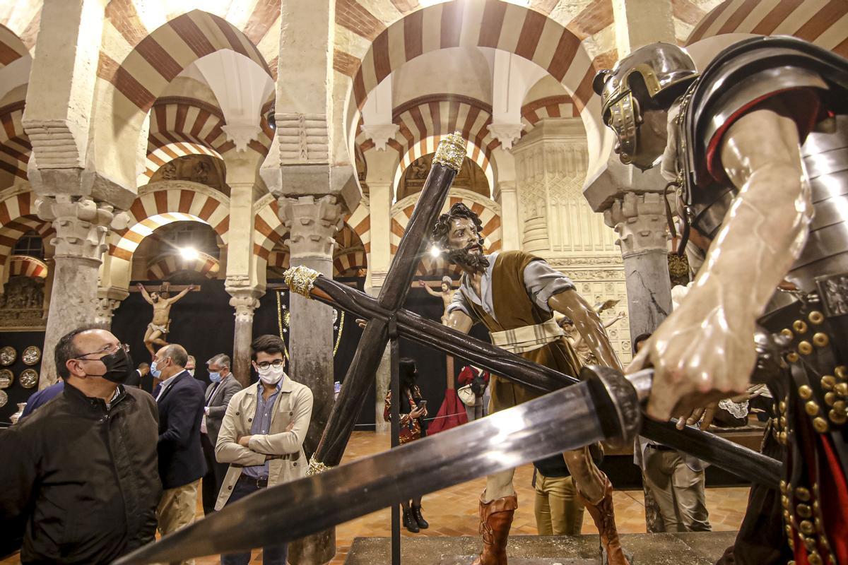 La exposición Arte y cofradías en Córdoba en imágenes