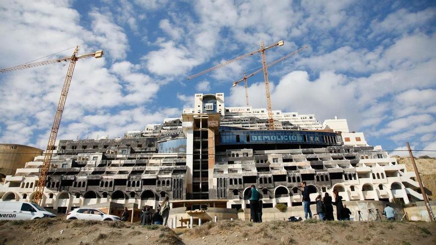 El TSJA ordena al Ayuntamiento de Carboneras anular la licencia del Algarrobico en un plazo máximo de 20 días