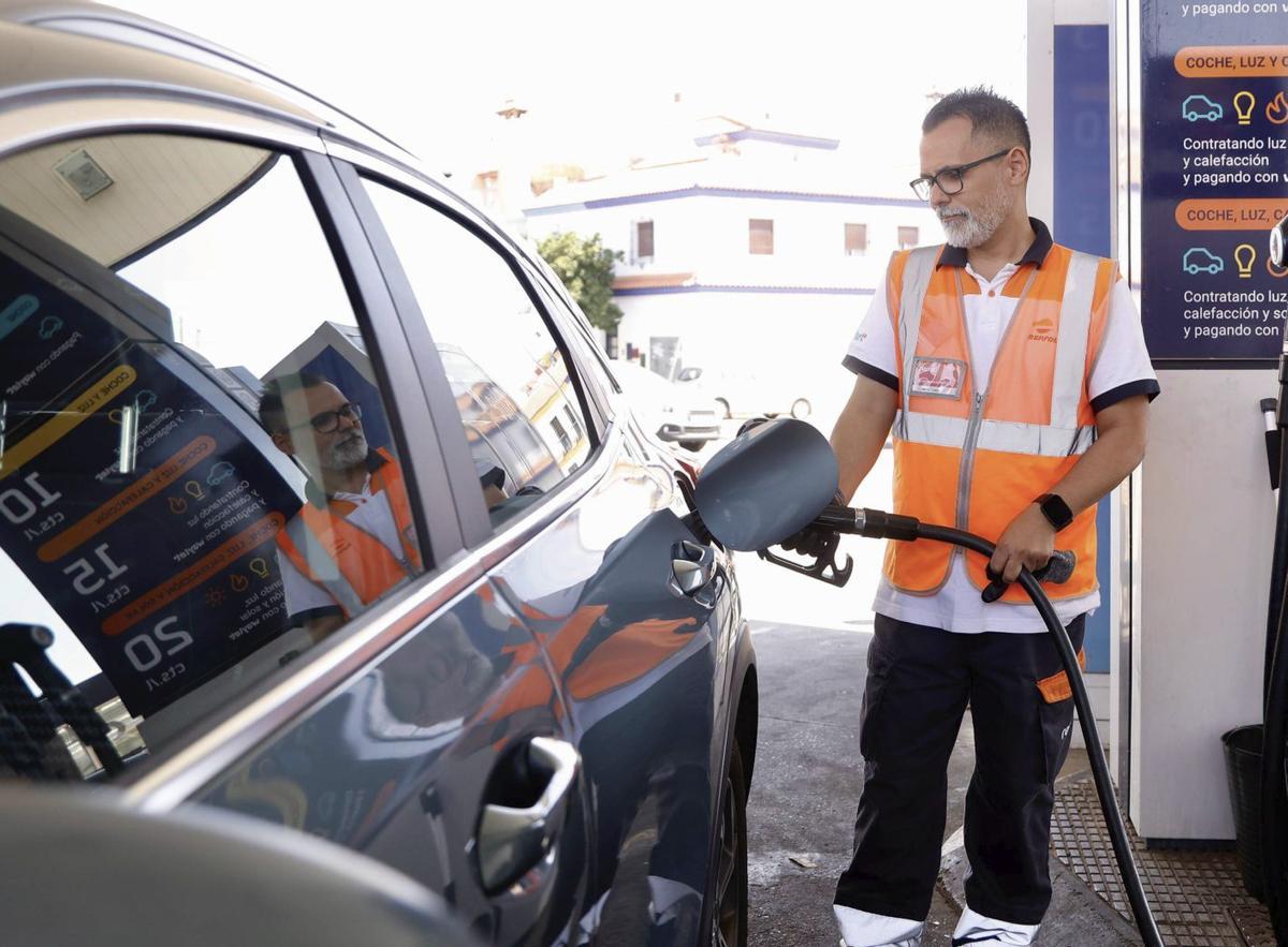 L’alça del gasoil força el Govern a apujar l’alleujament fiscal a 20 cèntims per litre