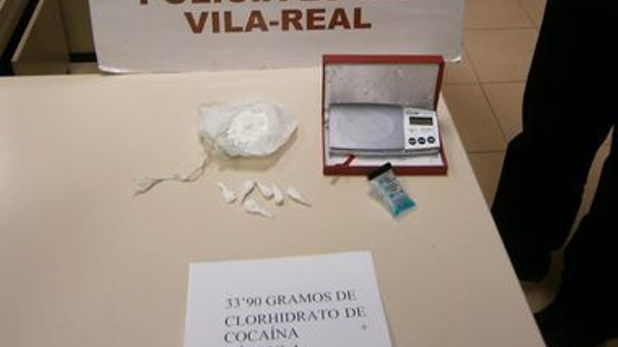 La Policía Local de Vila-real detiene a dos varones con 34 gramos de cocaína ocultos en una mochila