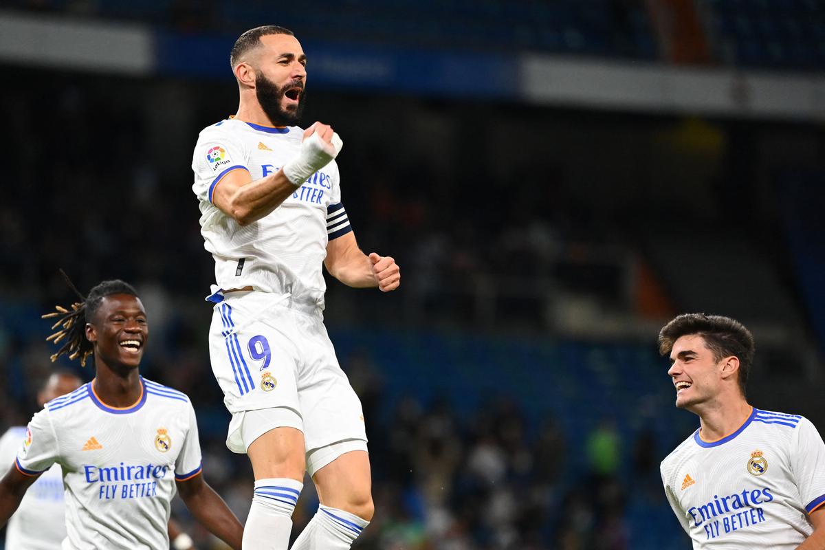 Benzema anotó un doblete ante el Mallorca